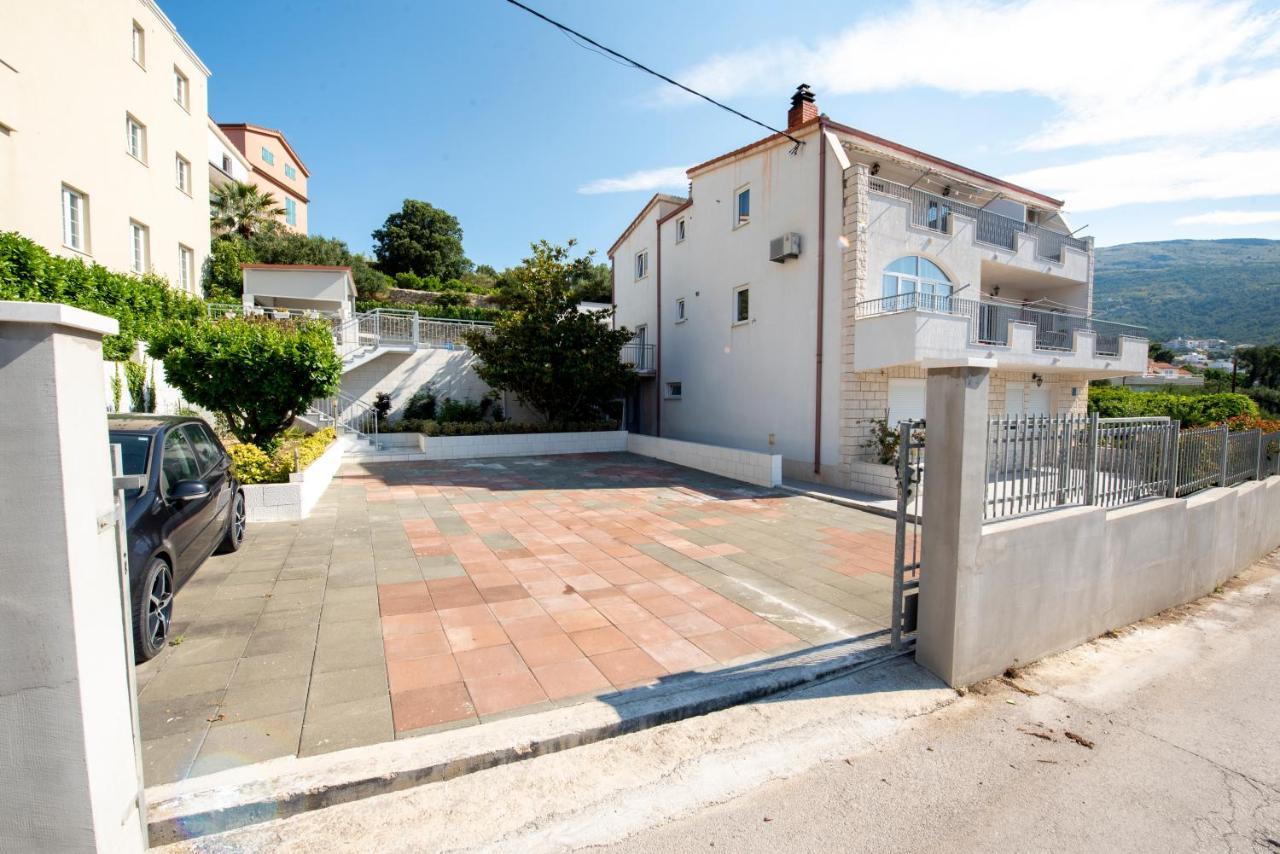 Apartments Bevanda Podstrana Kültér fotó